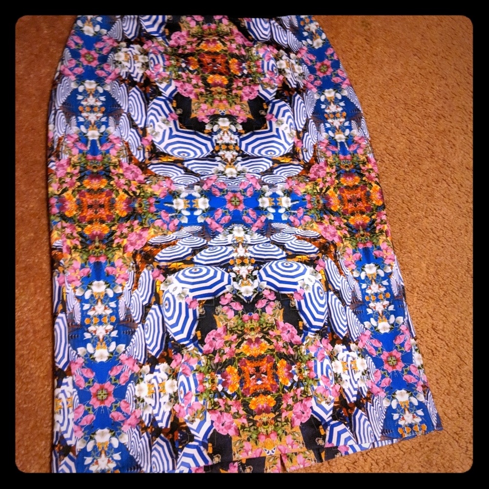 Vibrantly patterned knee length pencil skirt